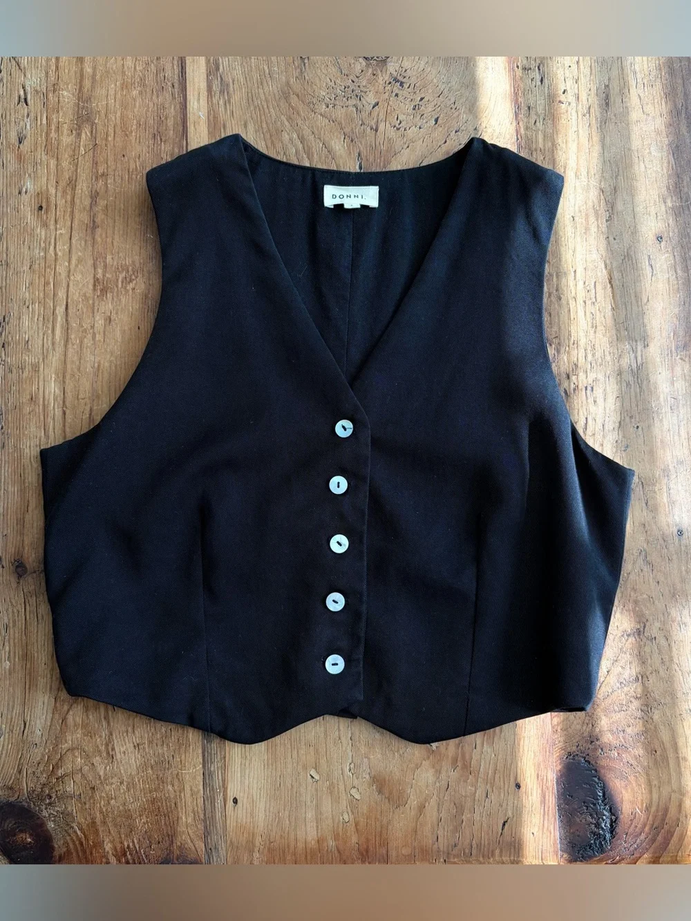 DONNI button vest - Picture 1 of 7